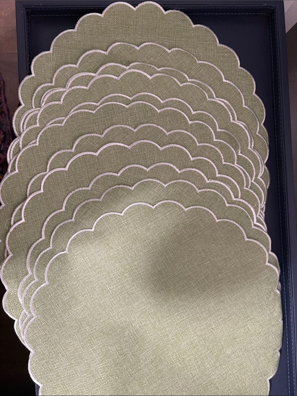 Amazon Olive Green Scalloped Round Placemats with Cream Trim (Set)